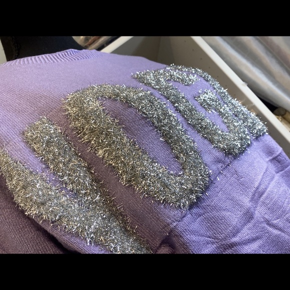 Vinizbena Sweater - Picture 5 of 6